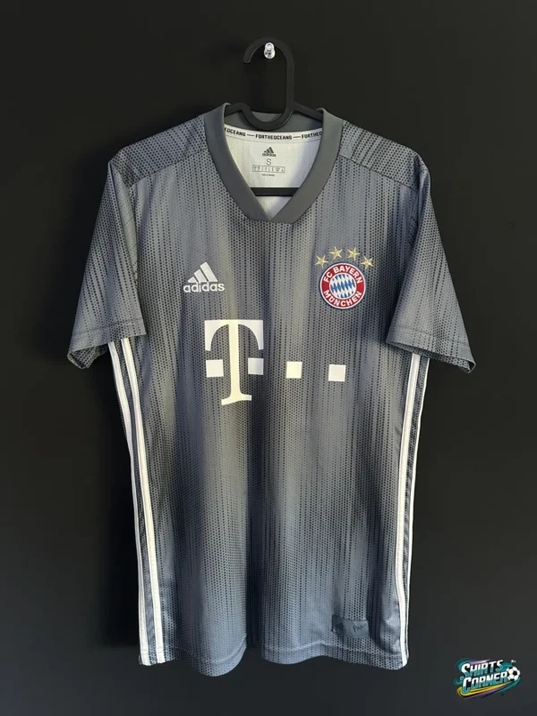 Bayern Munich 2018/19 trzecia adidas, front