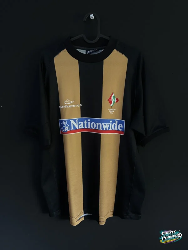 Koszulka Swindon Town 2003/04 wyjazdowa Strikeforce, przód